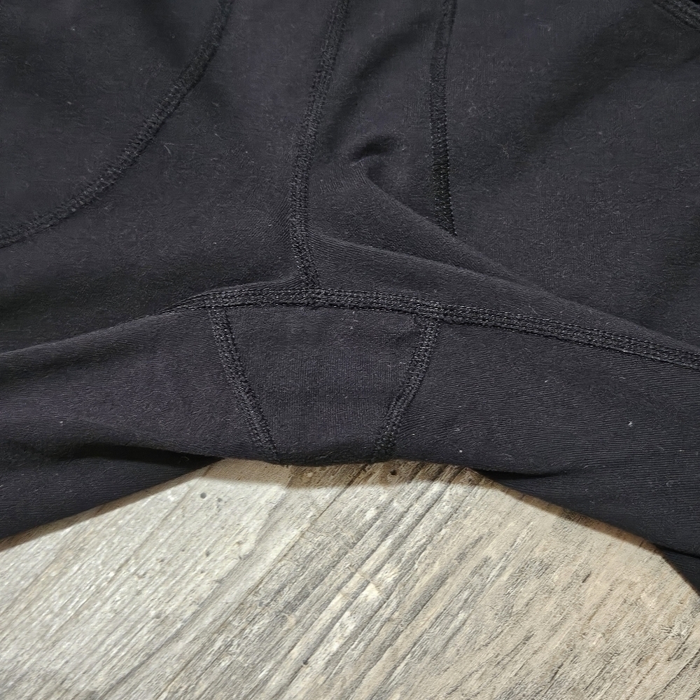 Athleta capri pants with front pockets and zip pocket back of pants size medium - Picture 12 of 13